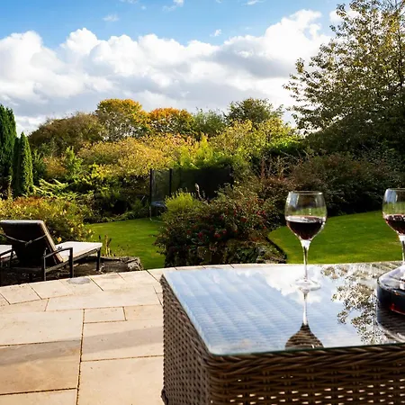 Holiday home Hawkwood Court - With Hot Tub, Cinema, Gym, Games & Outdoor Kitchen Scarborough