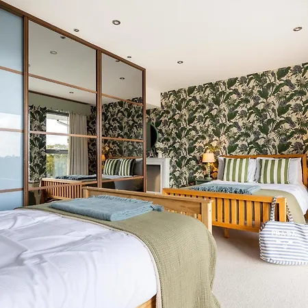 Holiday home Hawkwood Court - With Hot Tub, Cinema, Gym, Games & Outdoor Kitchen Scarborough