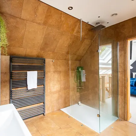 Dom wakacyjny Hawkwood Court - With Hot Tub, Cinema, Gym, Games & Outdoor Kitchen Scarborough